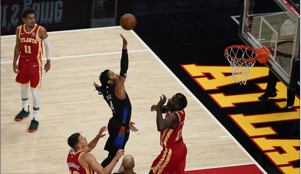  特雷杨助攻上双老鹰战胜热火巩固季后赛席位